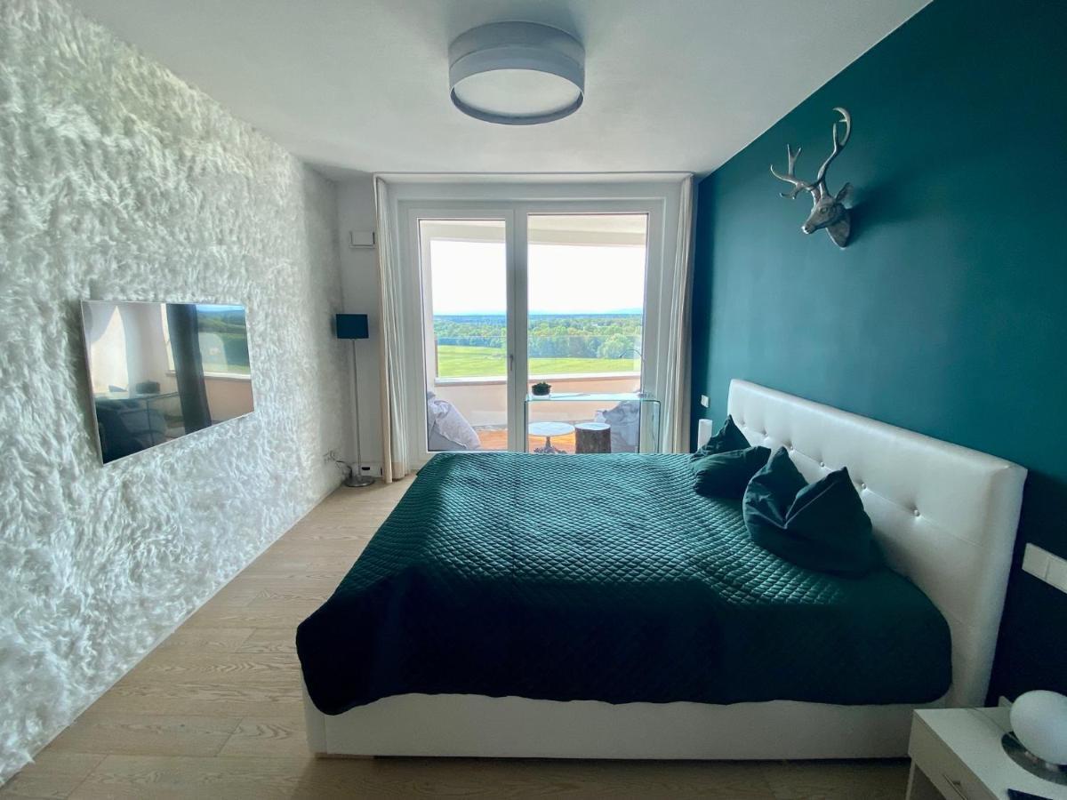 Alpen-panorama - Einzigartige Privatsuite Hoch Ueber Muenchen, 12tes Og, Alpenblick, Loggia, Whirlpool, 15 Minuten Zum Zentrum, Ruhe Und Erholung In Der Stadt Fuer Privat Und Geschaeftlich Reisende Privatunterkunft München