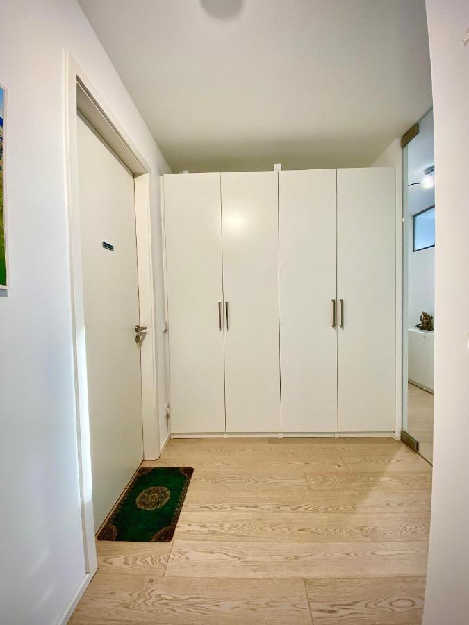 Alpen-panorama - Einzigartige Privatsuite Hoch Ueber Muenchen, 12tes Og, Alpenblick, Loggia, Whirlpool, 15 Minuten Zum Zentrum, Ruhe Und Erholung In Der Stadt Fuer Privat Und Geschaeftlich Reisende *